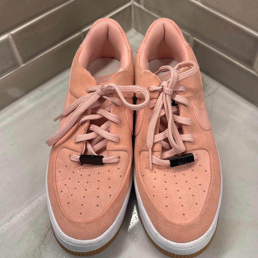 Nike Air Force One Sage Low Women’s Coral Stardust Lace Up Sneakers Size 8 1/2